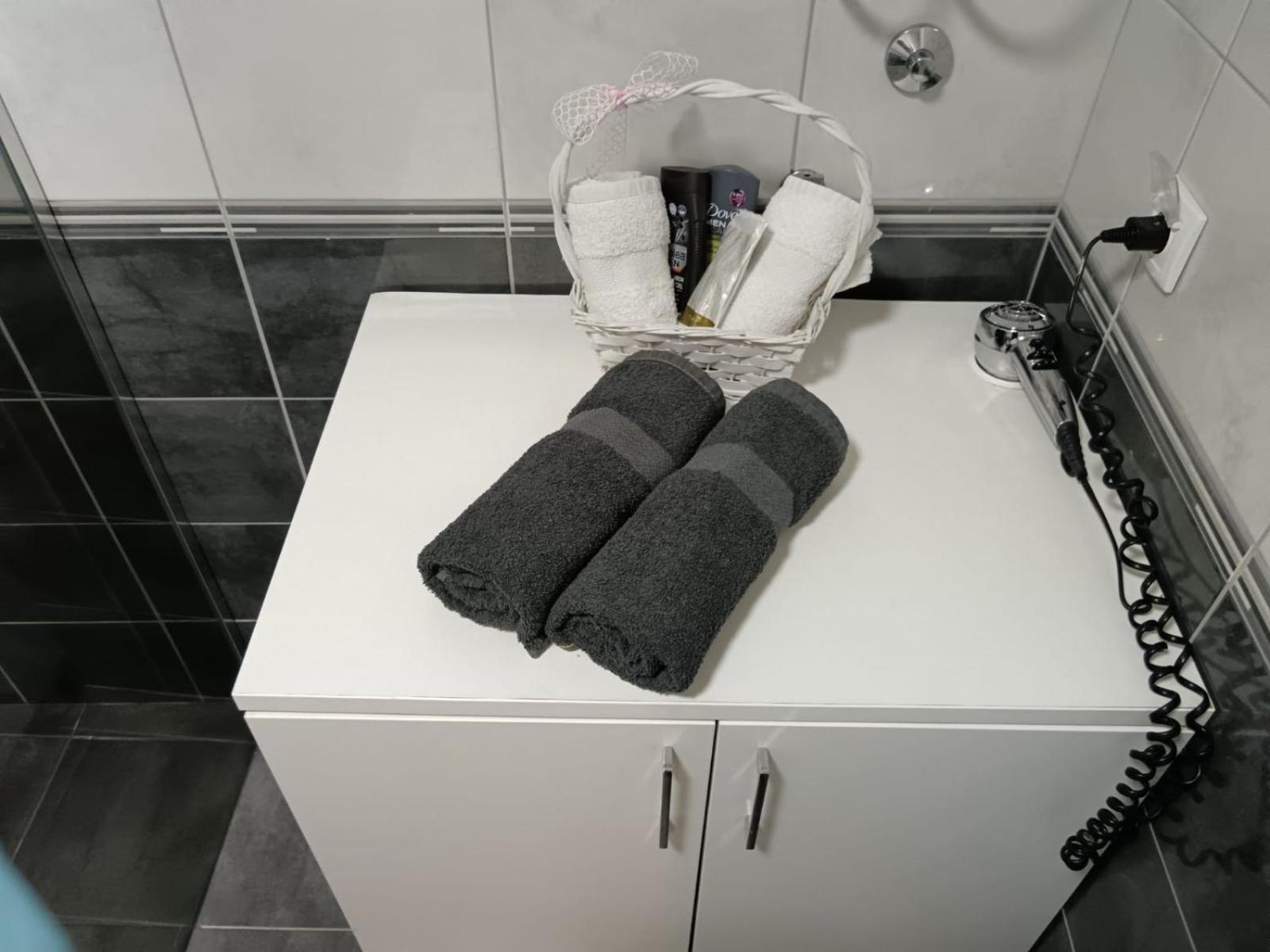 Easy Check In Apartments 021 Vladika Нови-Сад Экстерьер фото